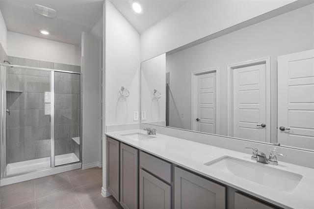 Building Photo - 10305 Rambling Brks Ln