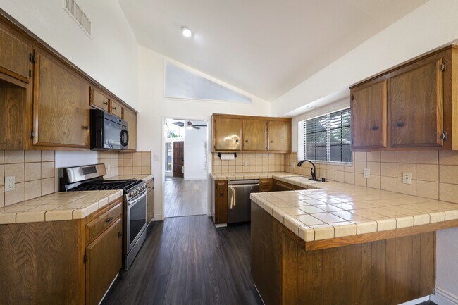 Building Photo - 3905 Cibola Ct