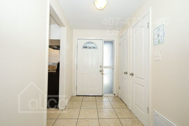 Building Photo - 3392 Bougainvillea Dr