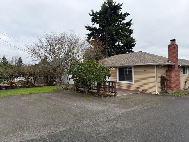 Building Photo - Charming Everett Rambler — 3 Bedrooms + Bonus Room