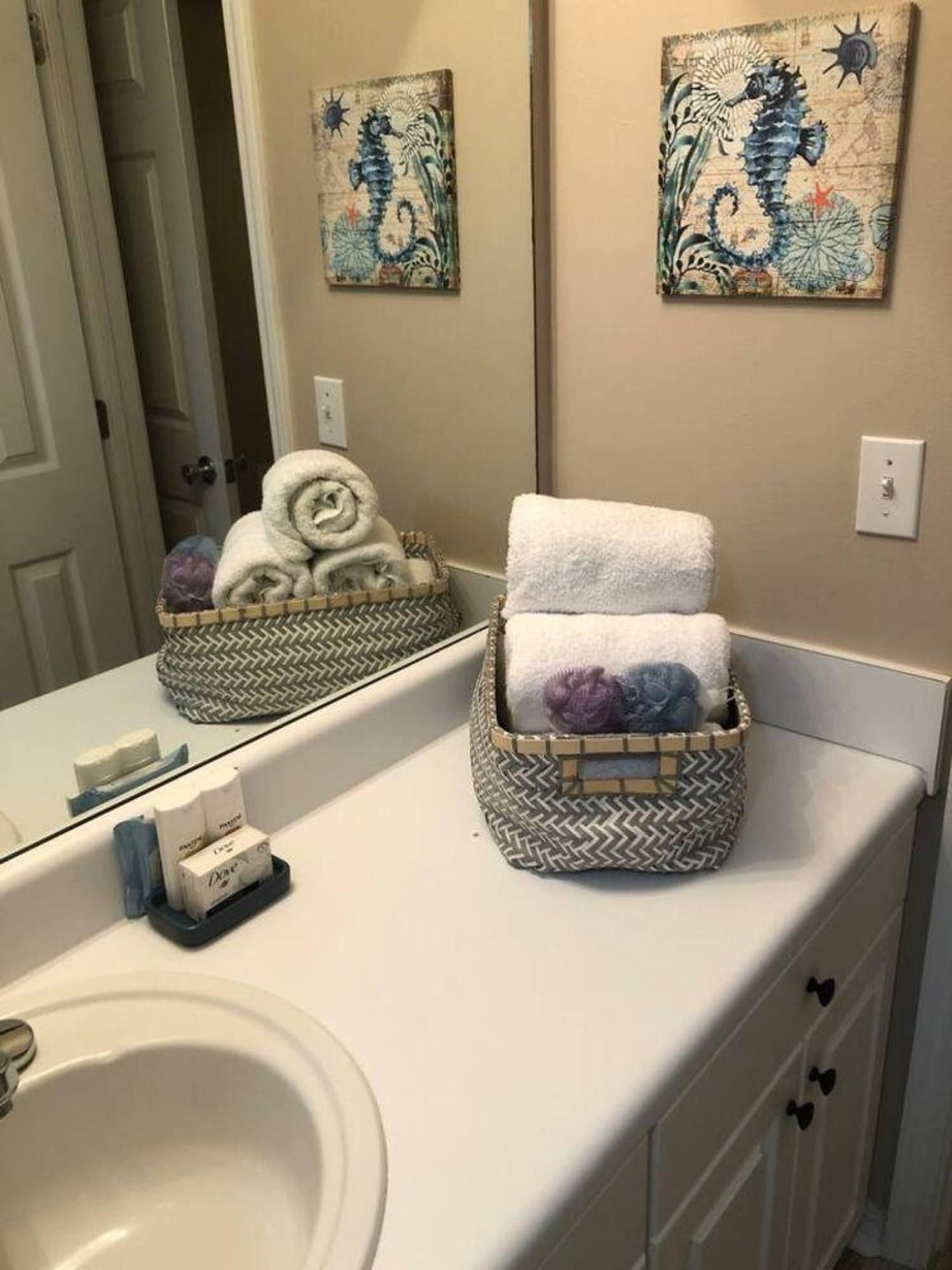 Building Photo - 1057 W Beach Blvd