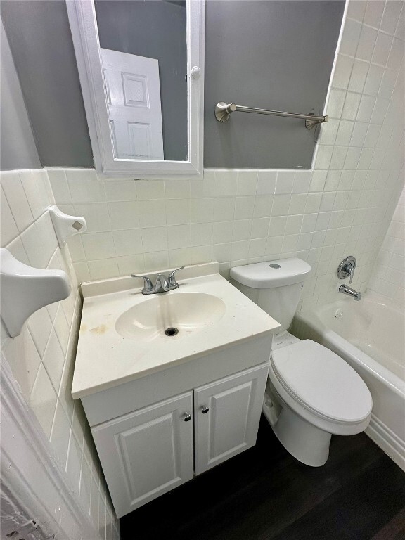 Building Photo - 7121 Lamont Dr