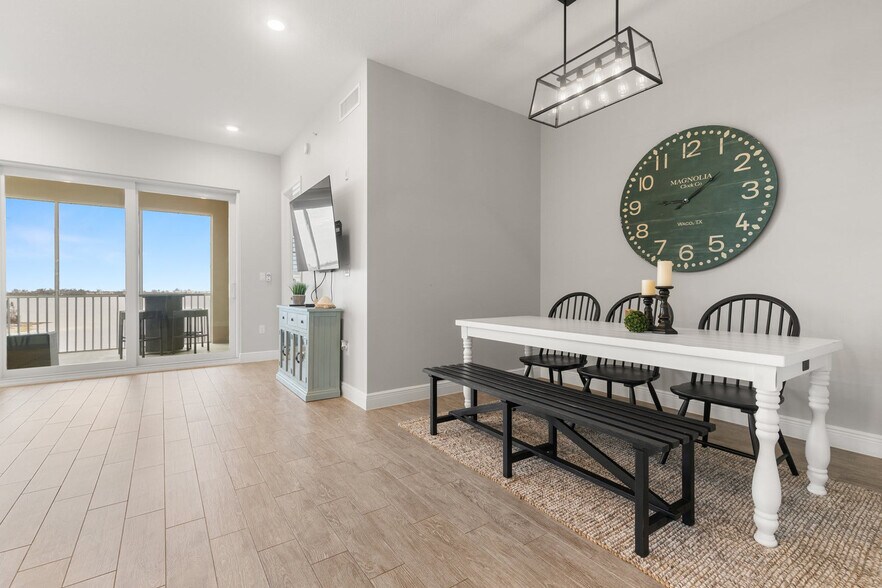 Building Photo - 380 Aruba Cir