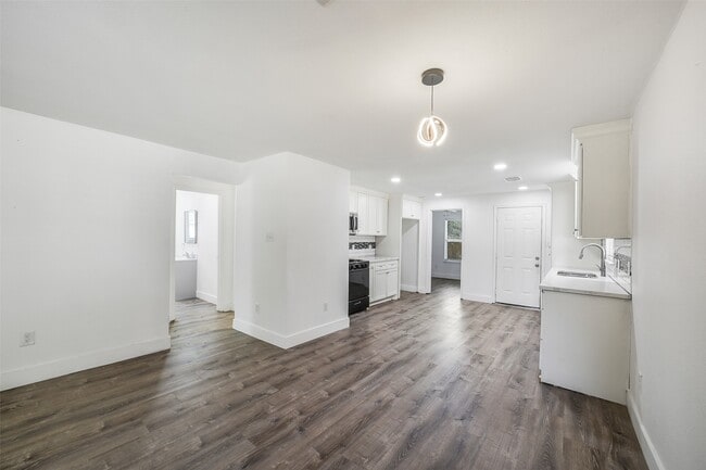 Building Photo - 307 Penick Rd