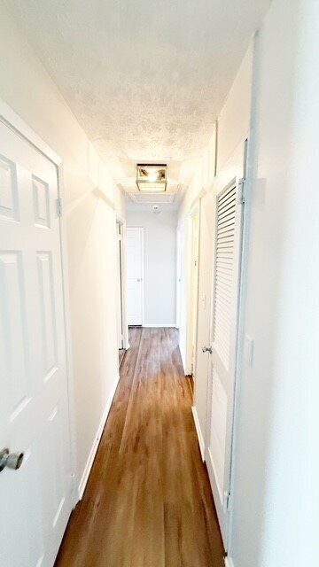 Building Photo - EAST SIDE 3 BEDROOM RANCH UPDATED AND AVAILABLE NOW!