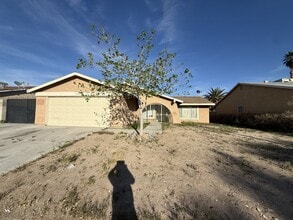 Building Photo - 3180 S Lindell Rd