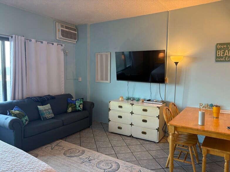 Building Photo - 11400 Coastal Hwy