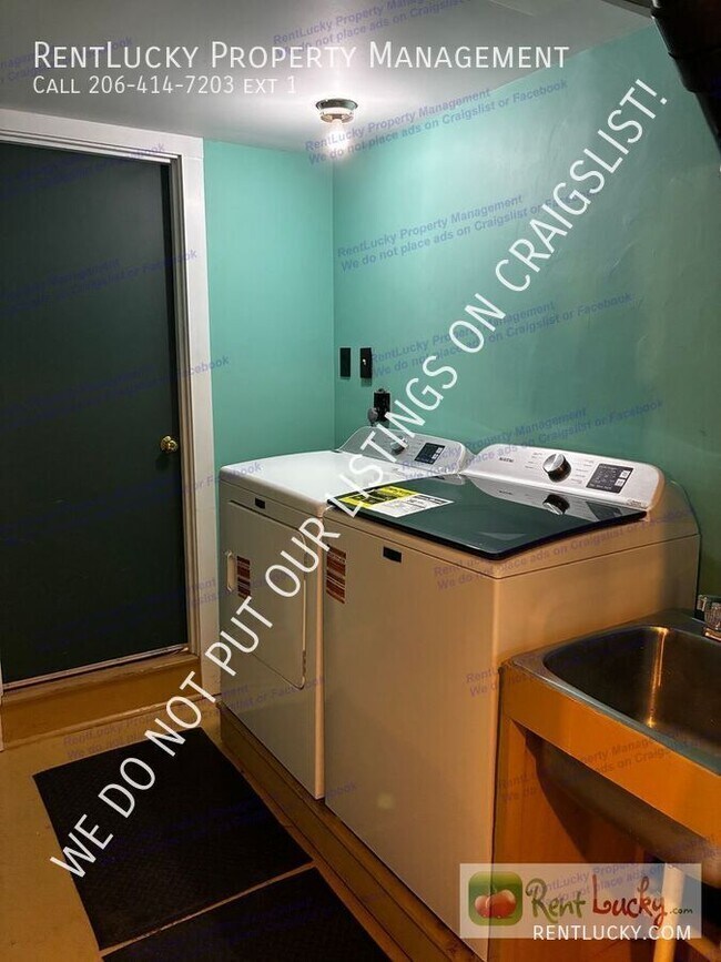 Building Photo - 1522 NE 97th St