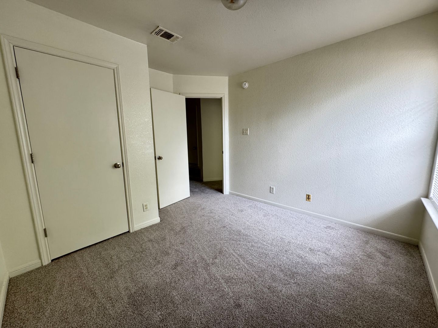Building Photo - 1400 Chips Dr