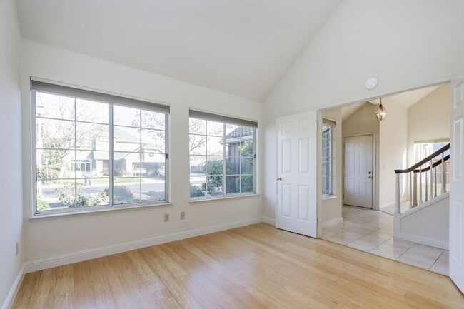 Building Photo - 3 Bed / 3 Bath single family home with huge backyard in Foster City. YouTube tour!!