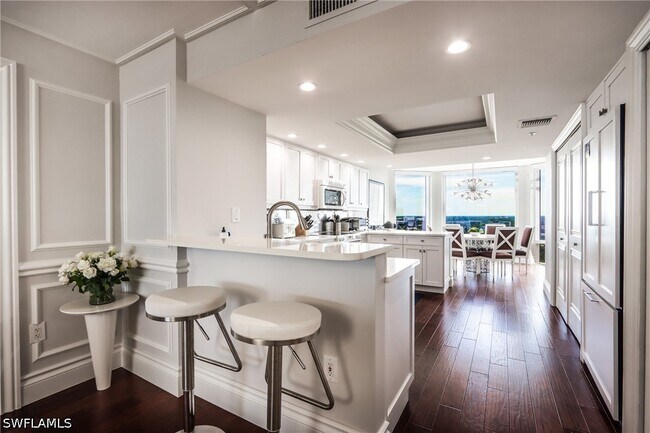Building Photo - 6849 Grenadier Blvd