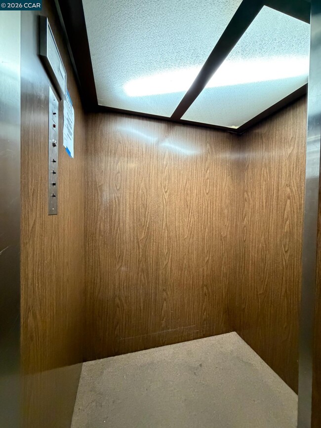 Building Photo - 401 Monte Vista Ave