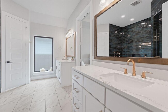 Building Photo - 8400 Ambergill Ct