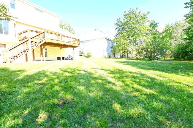 Building Photo - 5 Bed 3.5 Bath Chesterfield Charmer