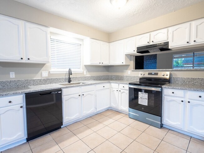 Building Photo - 6542 Bridgegate Dr