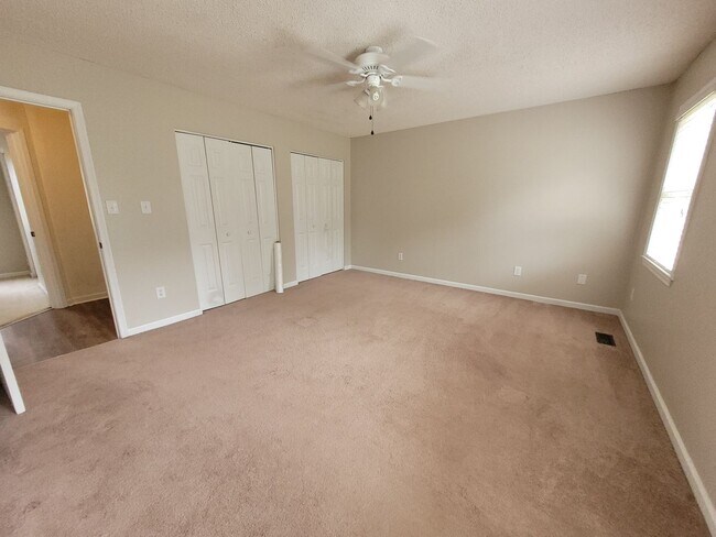 Building Photo - Available Soon! Country Living only Minutes to US 17