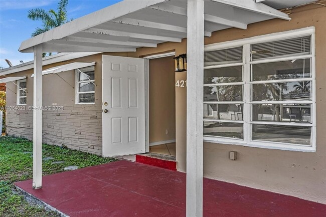 Building Photo - 4214 SW 49th Ct