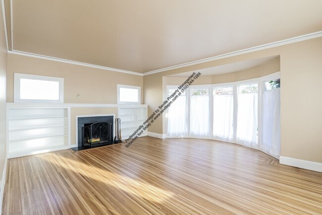 Building Photo - Stunning 3BR / 2BA Split-Level Home in Maxwell Park!