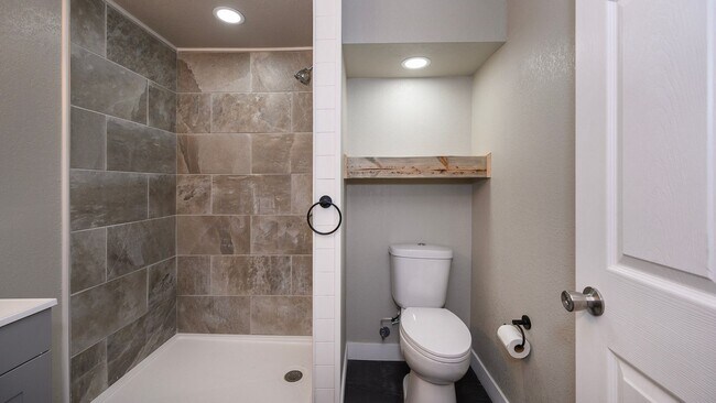Building Photo - 804 N 16th St