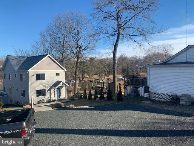 Building Photo - 781 Powhatan Beach Rd