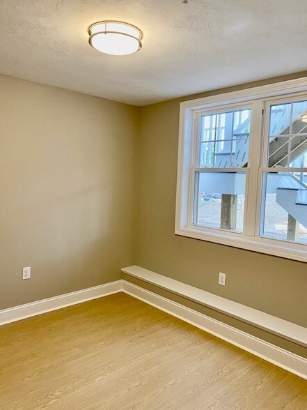 Building Photo - 7 Gorham St