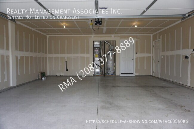 Building Photo - 13681 Key W St