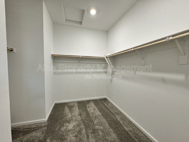 Building Photo - 35300 La Paz St