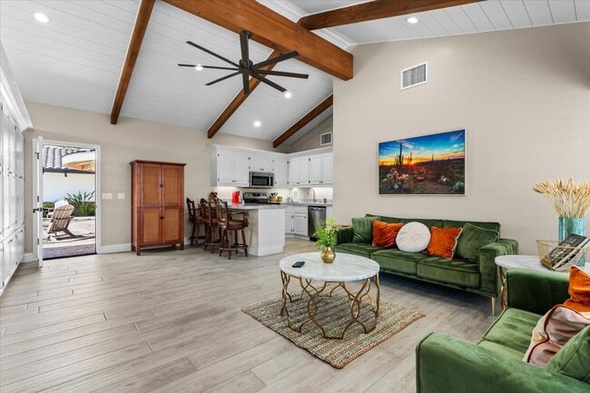 Building Photo - 48731 San Vicente St