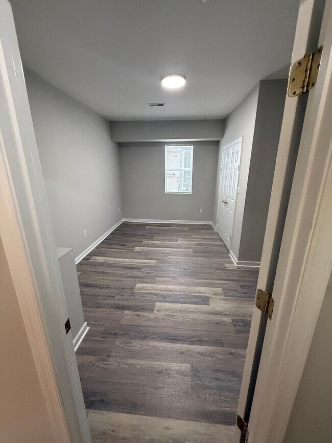 Building Photo - 3 Bedroom 1.5 bath home