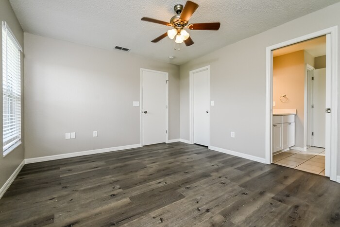 Building Photo - 6621 Shepherd Oaks Pass