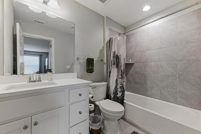 Building Photo - 2009 Los Olivios Wy