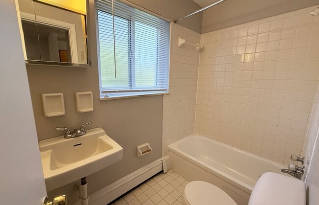 Interior Photo - 3209 Bishop Street