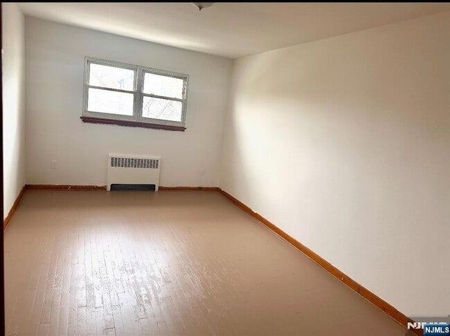 Building Photo - 237 Riverview Pl