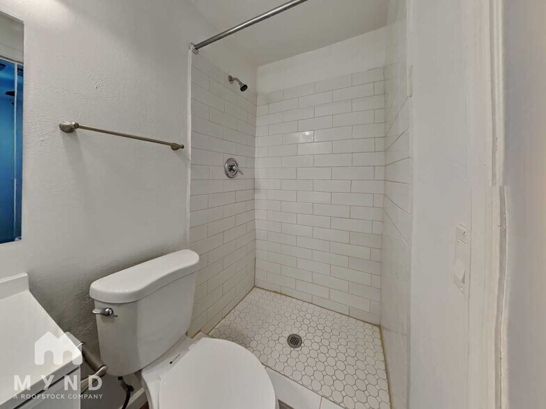 Building Photo - 8336 N 105th Ln