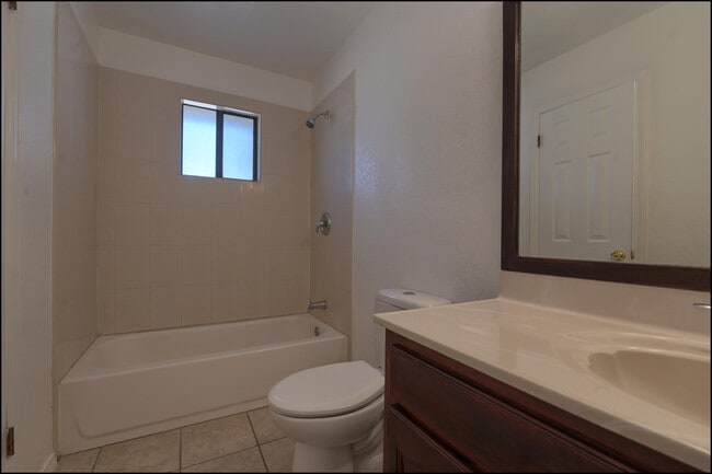 Building Photo - 695 Bluff Canyon Cir