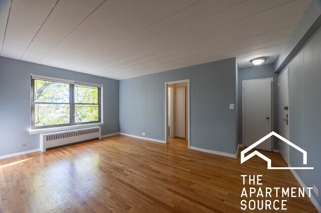 Building Photo - 1360 W Touhy Ave