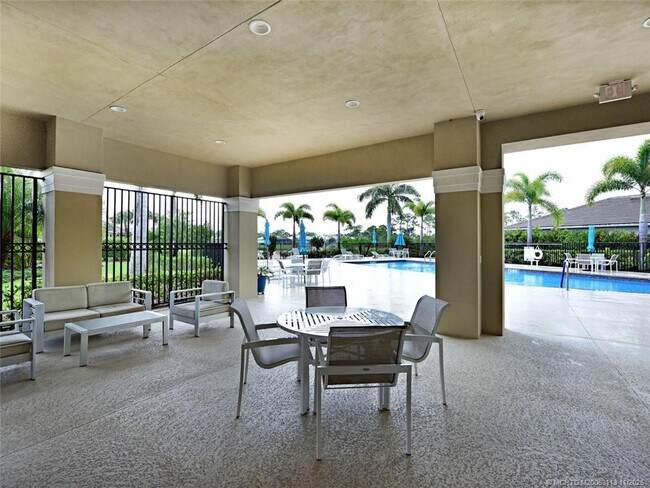 Building Photo - 4554 NW King Ct