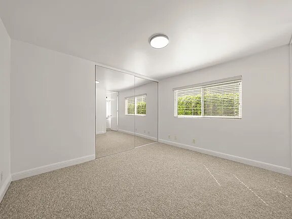 Building Photo - 4174 Del Mar Ave