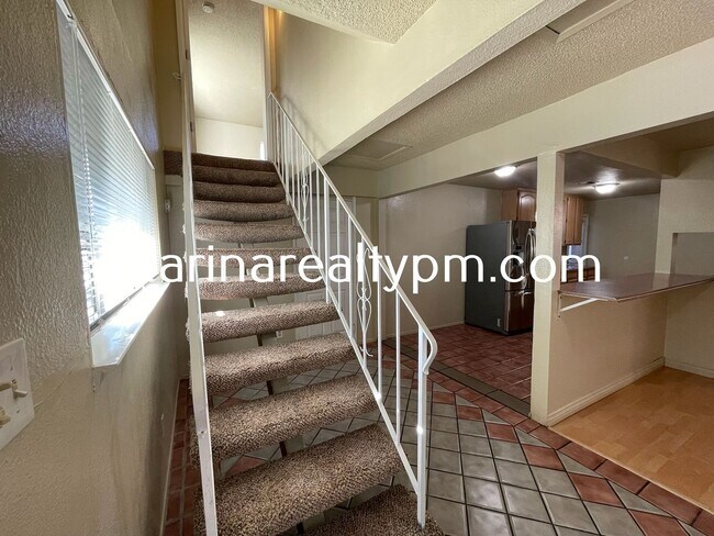 Building Photo - 4 Bedroom 2 Bath Single Family Home