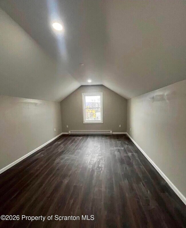 Building Photo - 39 W Ridge St