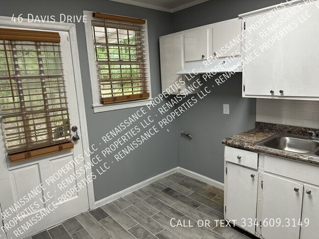Building Photo - 46 Davis Dr