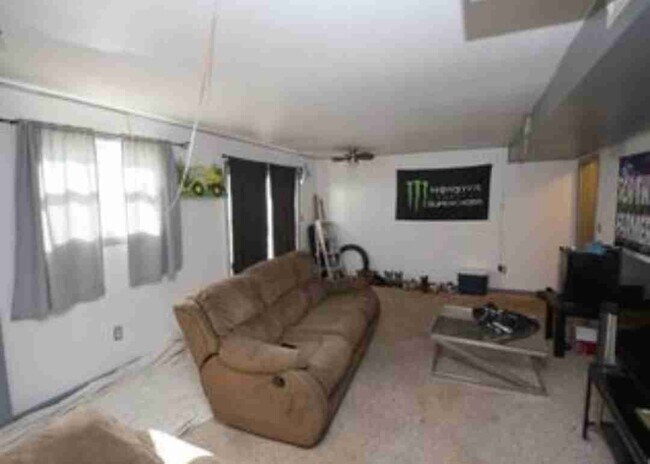 Building Photo - 401 Georgia Pkwy