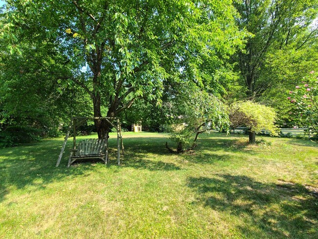 Building Photo - Fully Furnished 3-Bedroom Home – Pet Frien...