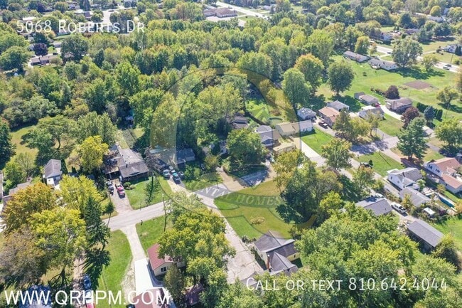 Building Photo - 5068 Roberts Dr