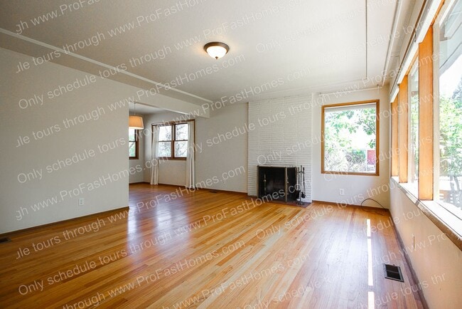 Building Photo - 5905 NE 30th Ave