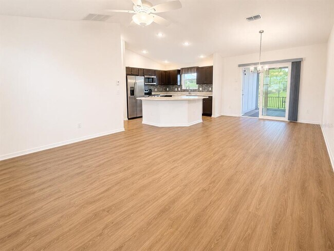 Building Photo - 6743 Mary Lp