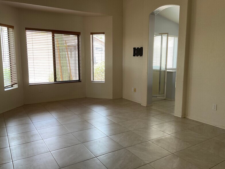 Building Photo - 3872 E Mountain Sky Ave