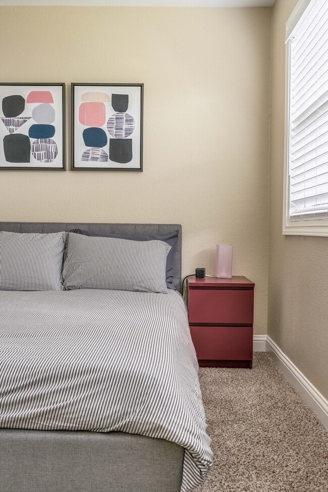 Building Photo - 12005 Cromwell Dr