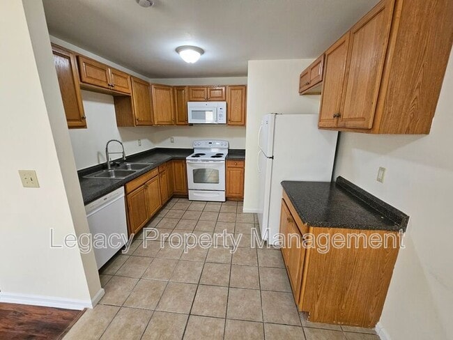 Building Photo - 531 S Anthony St