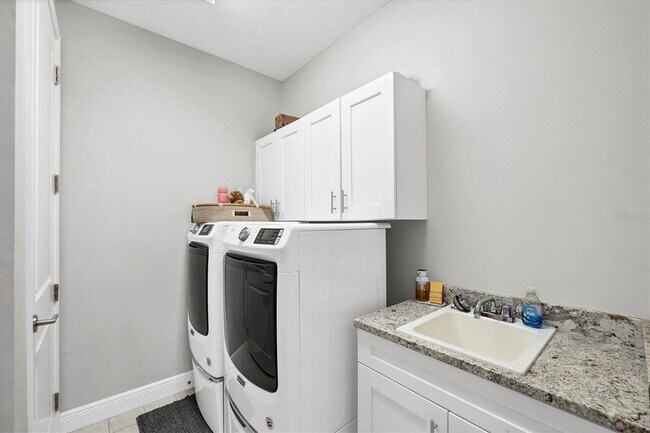 Building Photo - 6233 Champions Row St